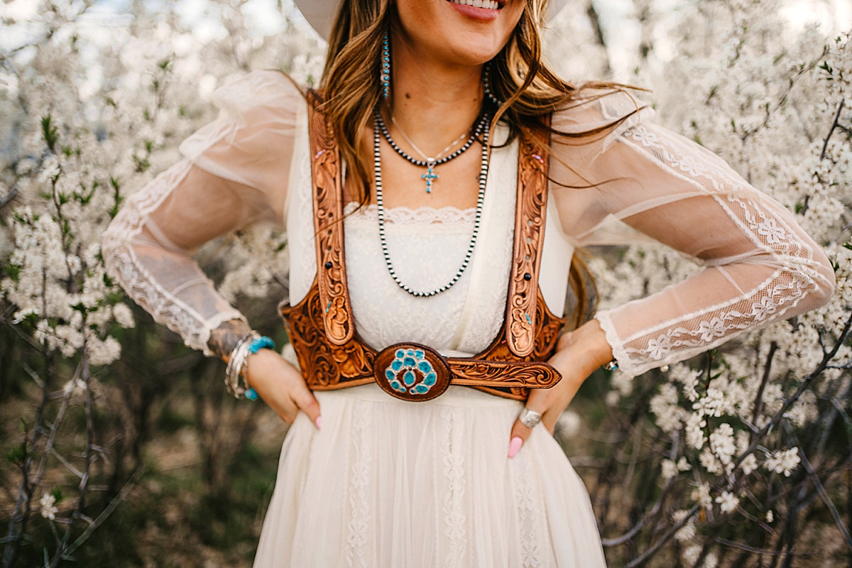 Western Fashion Influencer Buffalo Jane | High Pines Media | Wedding and Elopement Photographer | turquoise Tuesday, Denver Colorado, western outfit inspiration, cowgirl hat | via highpinesmedia.com 