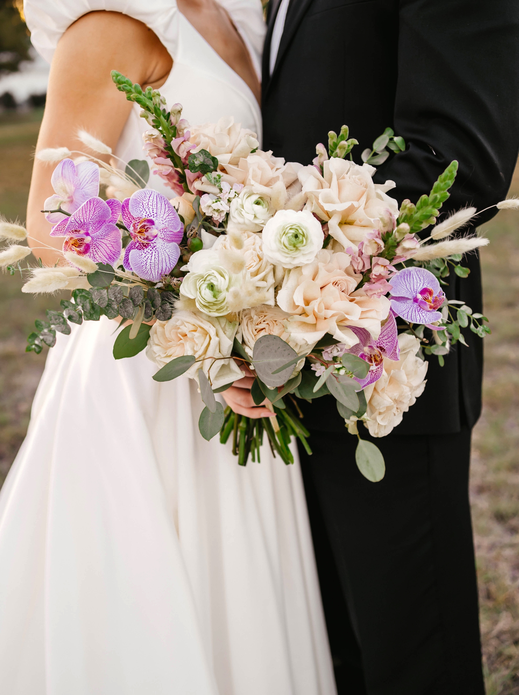 Blumen Meister's Floral Design | High Pines Media | Central Texas Wedding Photographer | romantic wedding, wedding inspiration, Hill Country Wedding Venue | via highpinesmedia.com