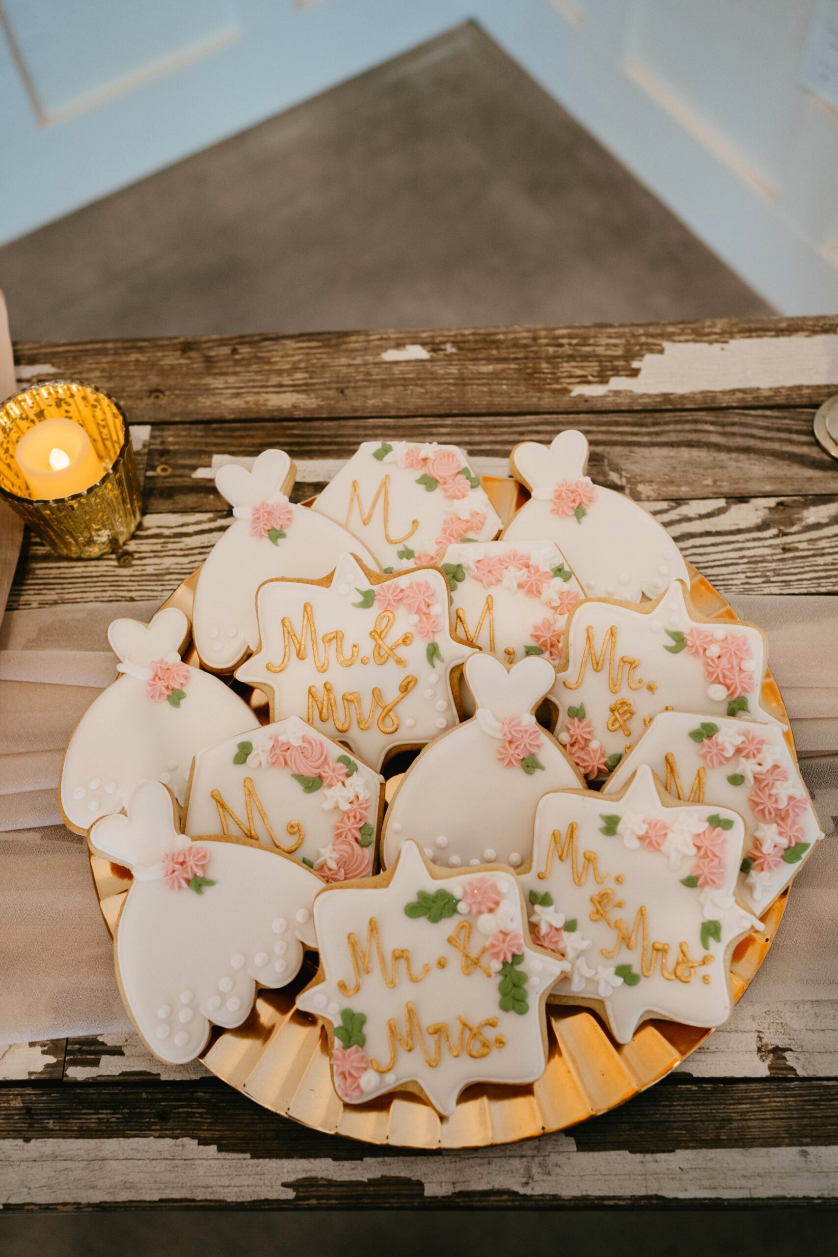 Wedding Sugar Cookies | High Pines Media | Central Texas Wedding Photographer | romantic wedding, wedding inspiration, Hill Country Wedding Venue | via highpinesmedia.com
